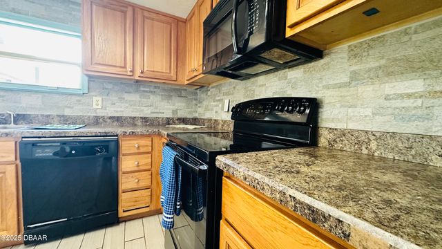 1228 Leon Lane, Daytona Beach, FL 32117