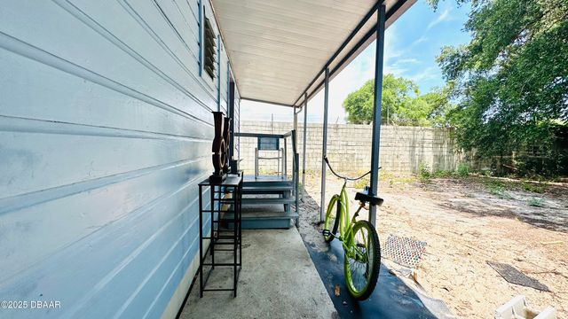 1228 Leon Lane, Daytona Beach, FL 32117