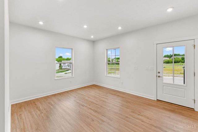 135 Magnolia Lane, Springboro, OH 45066