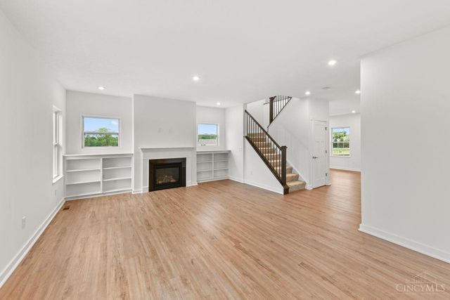 135 Magnolia Lane, Springboro, OH 45066