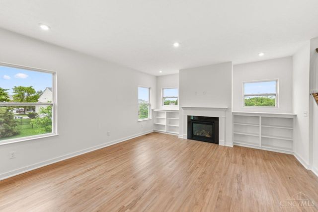 135 Magnolia Lane, Springboro, OH 45066