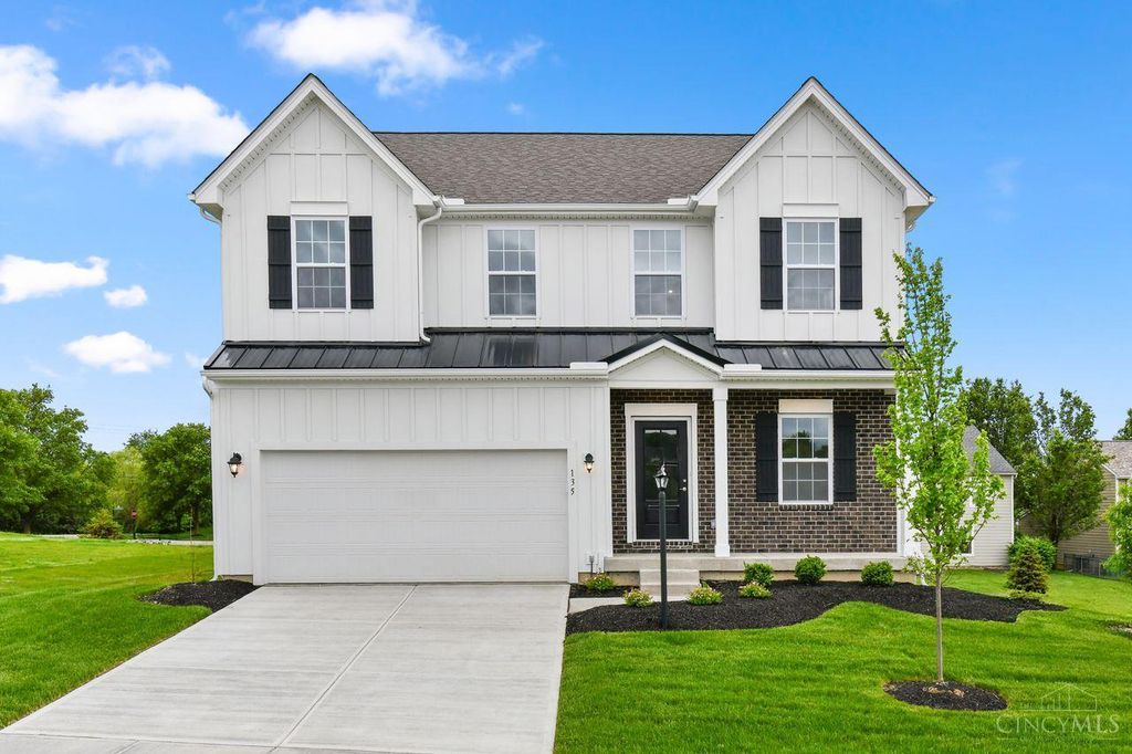 135 Magnolia Lane, Springboro, OH 45066