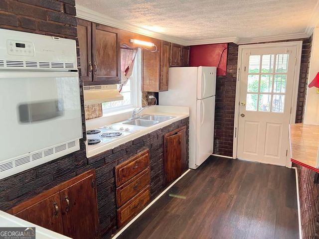 1870 Grove Avenue, East Point, GA 30344