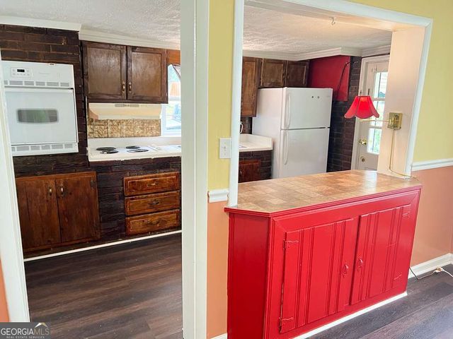 1870 Grove Avenue, East Point, GA 30344
