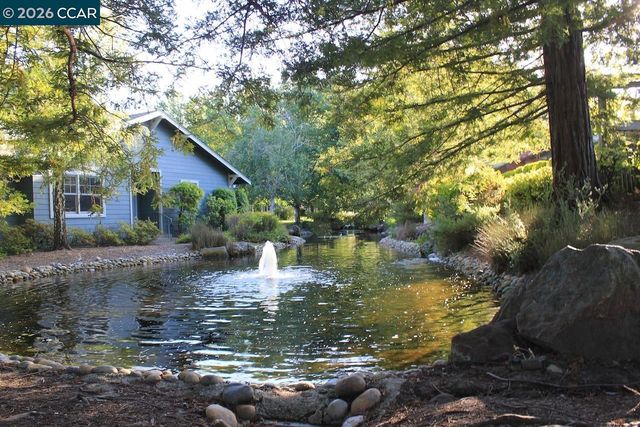 1901 Lakeshire Dr, Walnut Creek, CA 94595