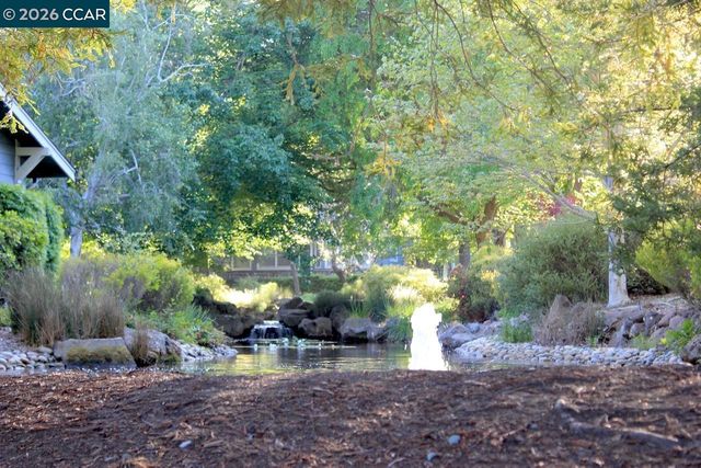 1901 Lakeshire Dr, Walnut Creek, CA 94595