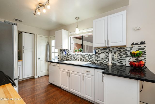 7530 E Shore Drive, Tucson, AZ 85715