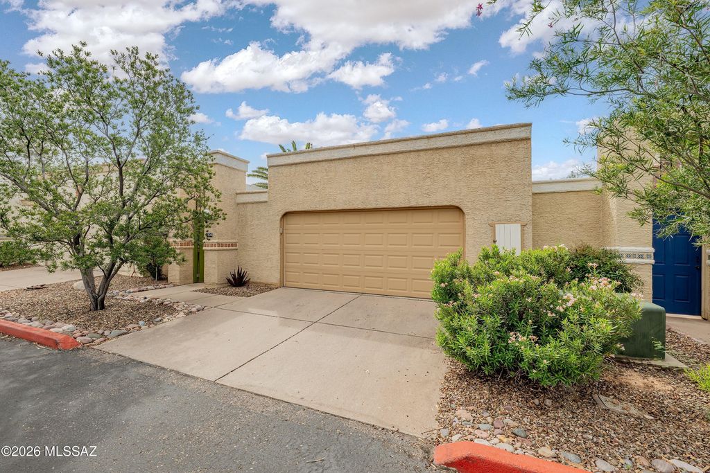 7530 E Shore Drive, Tucson, AZ 85715