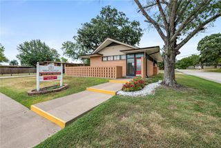 601 Mary Lake Drive, Bryan, TX 77801