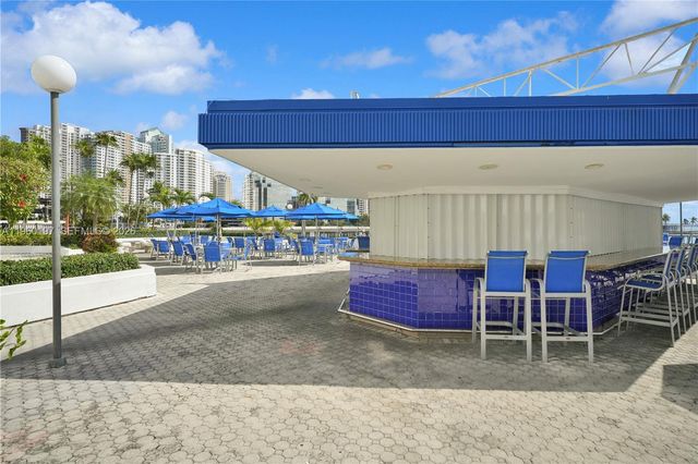 905 Brickell Bay Dr 1121, Miami, FL 33131