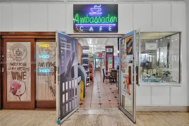 905 Brickell Bay Dr 1121, Miami, FL 33131