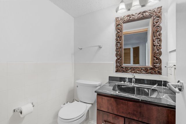 198 6th Street E 501, Saint Paul, MN 55101