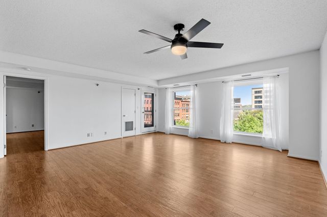 198 6th Street E 501, Saint Paul, MN 55101