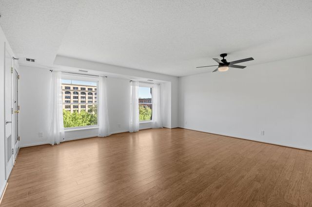 198 6th Street E 501, Saint Paul, MN 55101