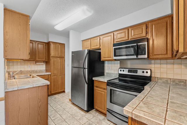 198 6th Street E 501, Saint Paul, MN 55101
