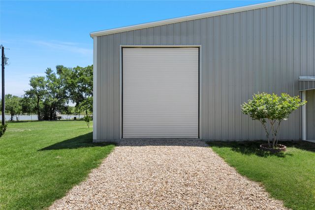 1110 Woodlake Lane, Axtell, TX 76624