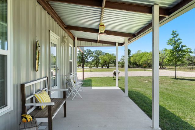 1110 Woodlake Lane, Axtell, TX 76624