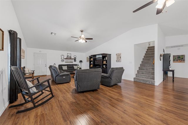 1110 Woodlake Lane, Axtell, TX 76624