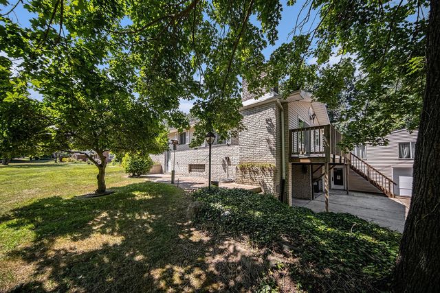 7109 Lake Shore Drive, Chelsea, MI 48118