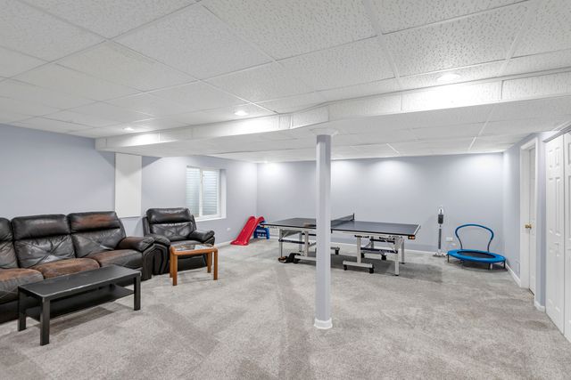 1850 Maureen Drive, Hoffman Estates, IL 60192
