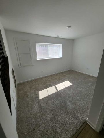 588 Wolverine Drive, Aurora, IL 60502