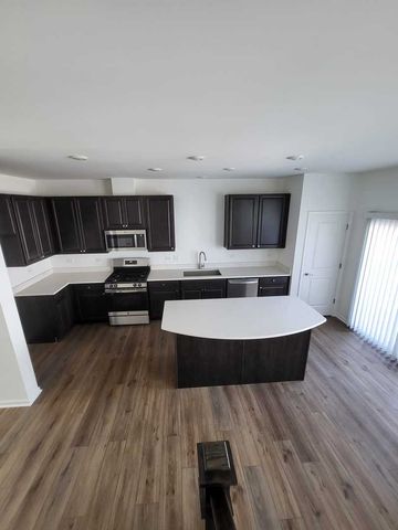 588 Wolverine Drive, Aurora, IL 60502