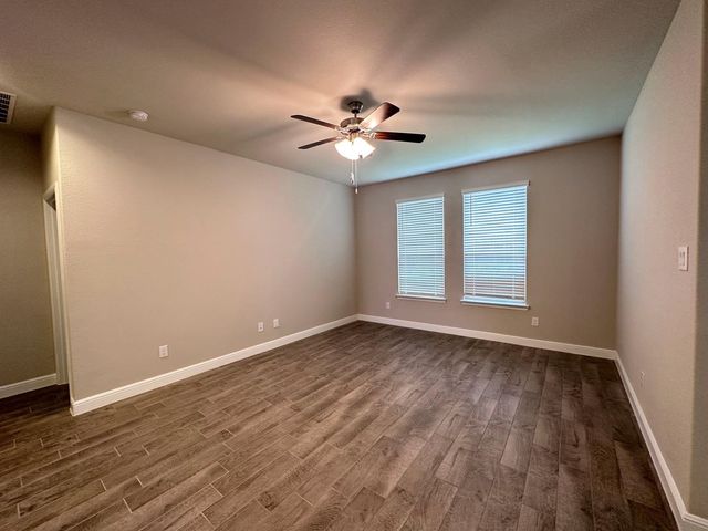 1049 Kirkham Way, Fort Worth, TX 76247