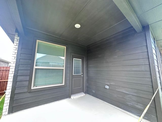 1049 Kirkham Way, Fort Worth, TX 76247