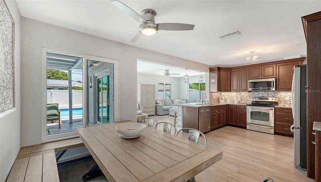1302 MANGO AVENUE, Venice, FL 34285