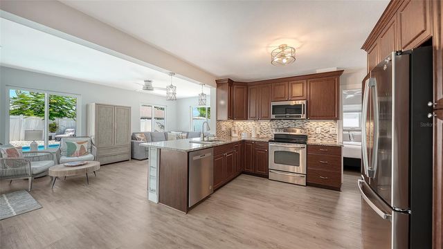 1302 MANGO AVENUE, Venice, FL 34285