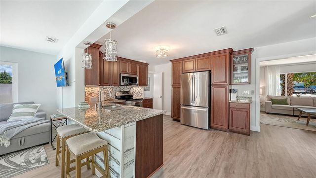 1302 MANGO AVENUE, Venice, FL 34285