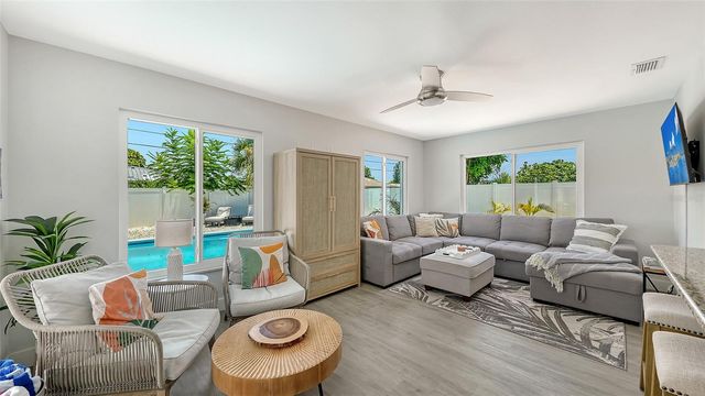 1302 MANGO AVENUE, Venice, FL 34285