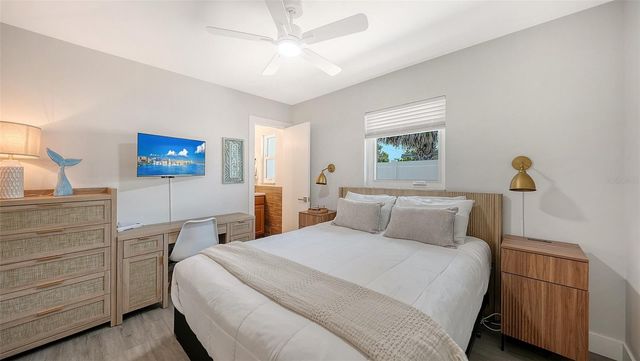 1302 MANGO AVENUE, Venice, FL 34285