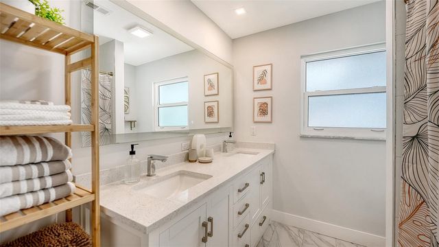 1302 MANGO AVENUE, Venice, FL 34285