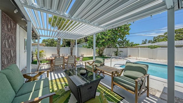 1302 MANGO AVENUE, Venice, FL 34285