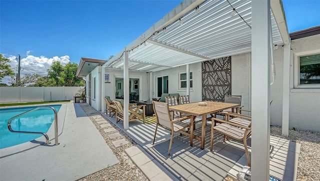 1302 MANGO AVENUE, Venice, FL 34285