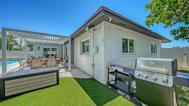 1302 MANGO AVENUE, Venice, FL 34285