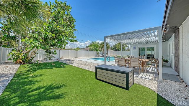 1302 MANGO AVENUE, Venice, FL 34285