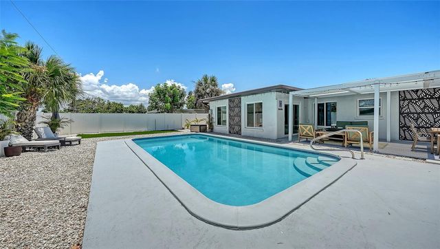 1302 MANGO AVENUE, Venice, FL 34285