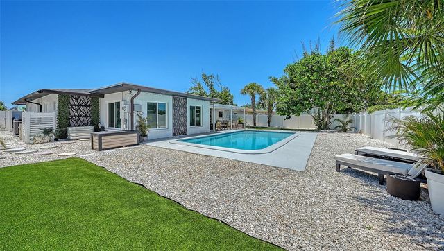 1302 MANGO AVENUE, Venice, FL 34285