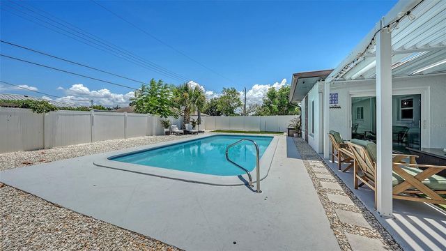 1302 MANGO AVENUE, Venice, FL 34285