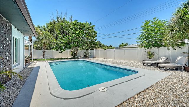 1302 MANGO AVENUE, Venice, FL 34285