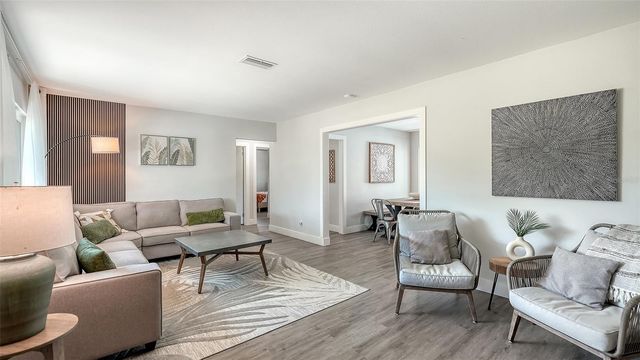 1302 MANGO AVENUE, Venice, FL 34285