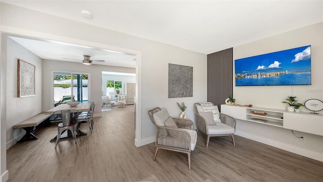 1302 MANGO AVENUE, Venice, FL 34285