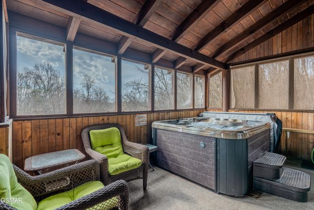 403 Happy Hollow Lane, Sevierville, TN 37876