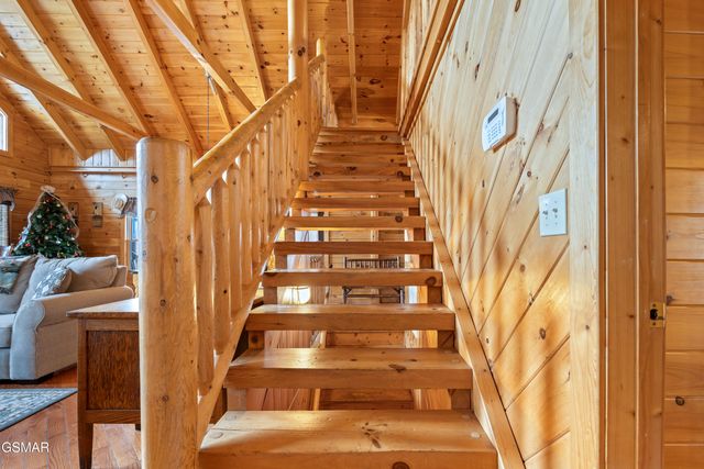 403 Happy Hollow Lane, Sevierville, TN 37876