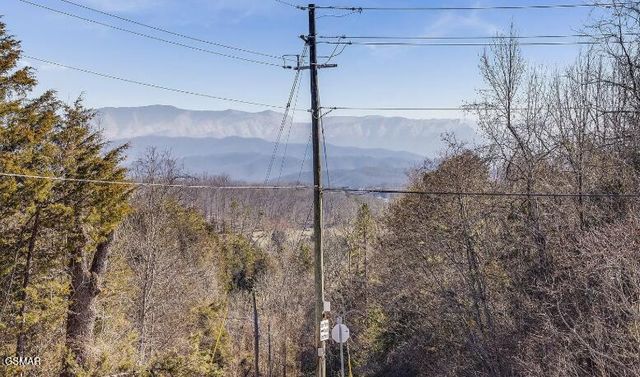 403 Happy Hollow Lane, Sevierville, TN 37876