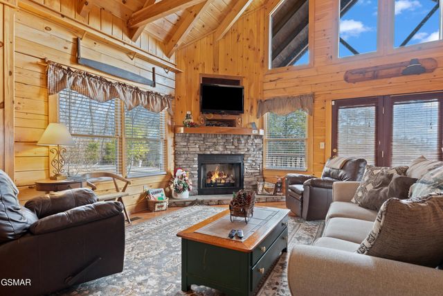 403 Happy Hollow Lane, Sevierville, TN 37876