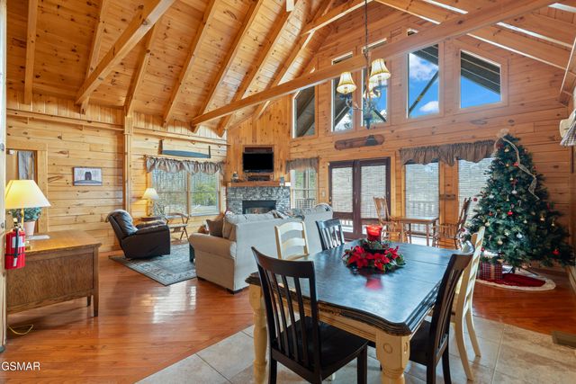 403 Happy Hollow Lane, Sevierville, TN 37876