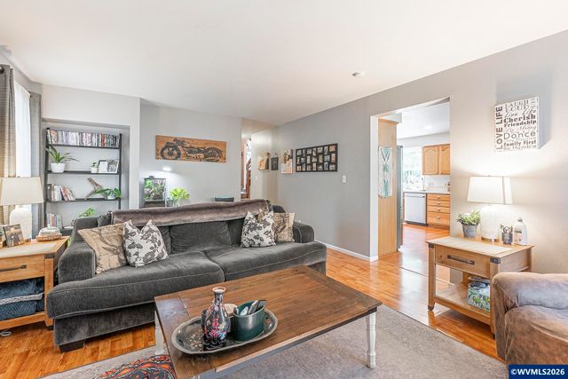 1128 Willow Creek Dr NW, Salem, OR 97304